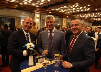 Lladrovci: Pres që familja Jashari ta ngushëllojë familjen Thaçi gjatë tri ditëve të pamjes