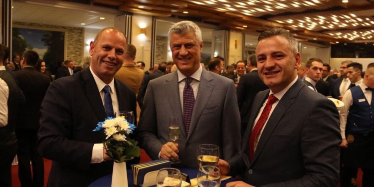 Lladrovci: Pres që familja Jashari ta ngushëllojë familjen Thaçi gjatë tri ditëve të pamjes