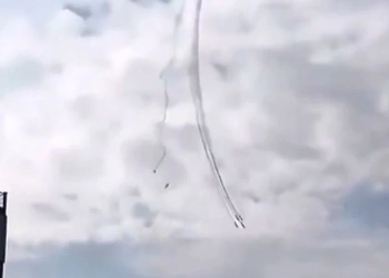 Dy avionë përplasen gjatë një shfaqjeje në Francë