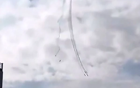 Dy avionë përplasen gjatë një shfaqjeje në Francë