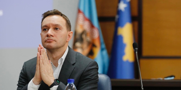 Alban Zogaj jep dorëheqje nga pozita e nënkryetarit të Prishtinës për t’u bërë deputet