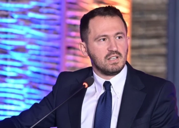 Krasniqi: Gjithë ato roje për Thaçin që hoqi dorë nga Presidenti për përballje me gjykatën politike