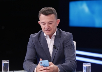 Gjendja politike në Shqipëri, si në Kosovë më 2019. Duket normale, por nuk është