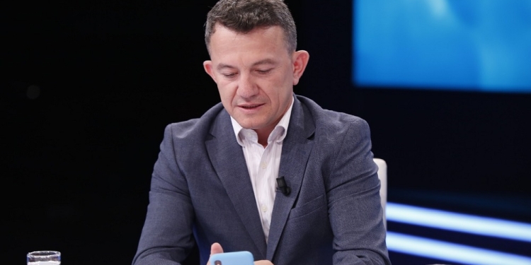 Gjendja politike në Shqipëri, si në Kosovë më 2019. Duket normale, por nuk është