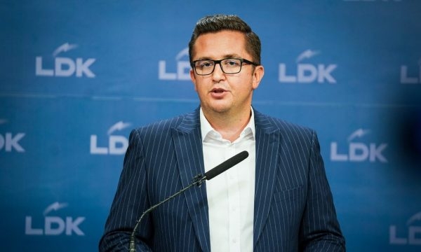 Mustafa: VV kërkon anulimin e votave me postë për LDK-në se nuk u pëlqen rezultati – përfaqësuesit e tyre manipuluan votat e diasporës