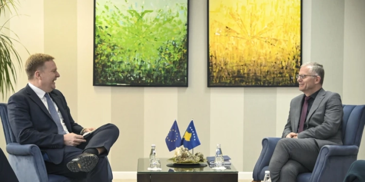 Bislimi takon Sorensenin: Ngrit shqetësimin për përpjekjet e Serbisë për t’i ndalur ndihmat e Kosovës për Luginë të Preshevës