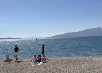 Para nisjes së sezonit turistik, pranvera sjell turistët e parë në Sarandë