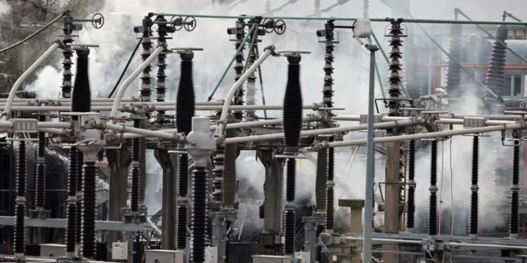 Aeroporti Heathrow në Britani u mbyll pas zjarrit, ja krejt çka duhet të dini