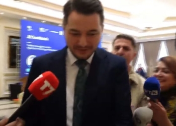 Shmangia e gazetarëve – Mjeku e Fejzullahu, s’flasin për rrymën (VIDEO)