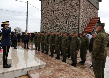 FSK bën homazhe në Kompleksin Memorial në Gllogjan