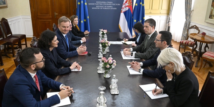 Gjuriq takon emisarin për Dialog: Hap vendimtar është themelimi i Asociacionit dhe zbatimi i obligimeve të Brukselit