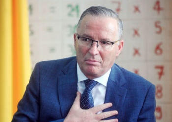 Hamza: Me VV-në s’kemi kurrfarë komunikimi, unë preferoj Qeveri me LDK-në dhe partitë e tjera që kanë ulëse në Kuvend