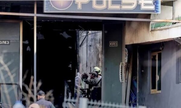 “U prit si hero në shkollë” – pamje se si u prit i riu që i shpëtoi tragjedisë në Koçan