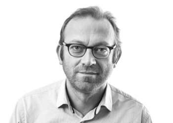 A do ta importojë Vuçiqi një kryeministër nga Amerika?