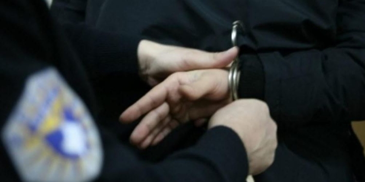 Konfiskohen 860 flakona botox të kontrabanduara në Kosovë, arrestohet shtetasi turk