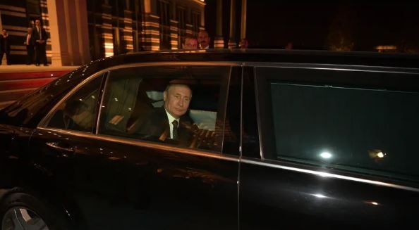 Shpërthen limuzina e Putinit (Video)
