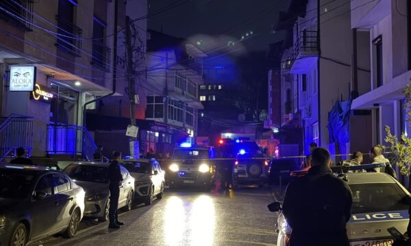 Vrasja te “4 Llullat” në Prishtinë, i dyshuari që ndodhet në arrati ia dërgon një letër Policisë