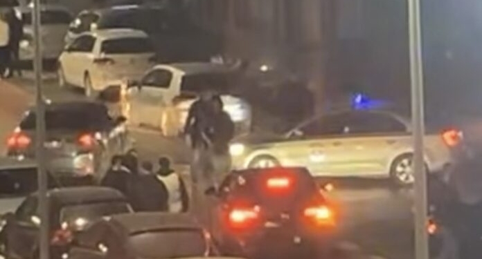 Theret me thikë një 66 vjeçar në Mitrovicë, dërgohet në Emergjencë