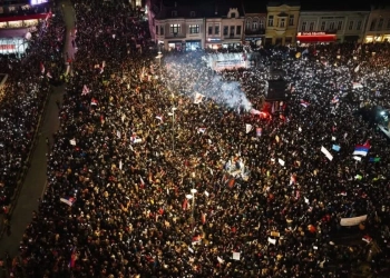 Bllokada 18-orëshe nga studentët paralizon qendrën e Nishit në Serbi