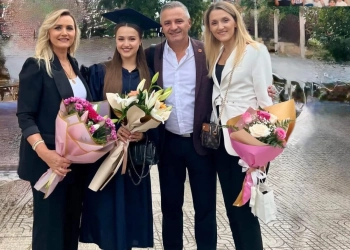 “Thirrja telefonike që nuk u realizua kurrë” – Bekim Jashari kujton gratë e familjes Jashari në Ditën e Gruas