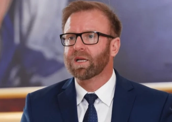 Haki Abazi i rikujton Fatmir Limajt ‘hajvanatin’ e Kurtit