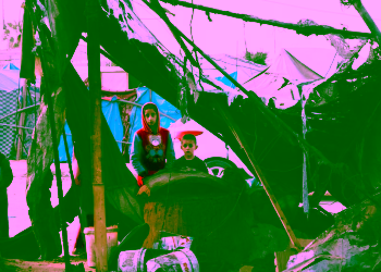 Izraeli bombardon Gazën, Libanin dhe Sirinë, duke kërcënuar ndezjen e luftës