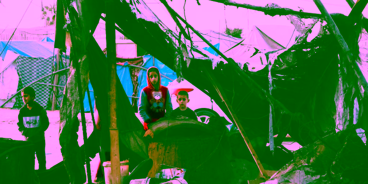 Izraeli bombardon Gazën, Libanin dhe Sirinë, duke kërcënuar ndezjen e luftës