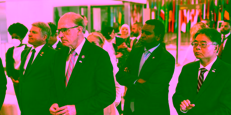 Ligjvënësit i kërkojnë Trumpit të shfuqizojë vendimin për ndërprerjen e fondeve për REL-in dhe mediat e tjera