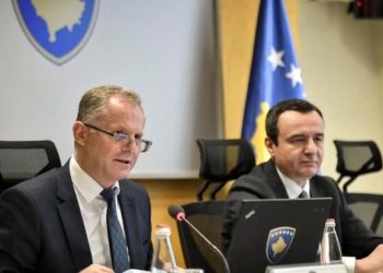 I vjen dita Besnik Bislimit, nga sot në karrigen e Kryeministrit – shefi i tij, Kurti, e ka obligim ligjor dorëheqjen