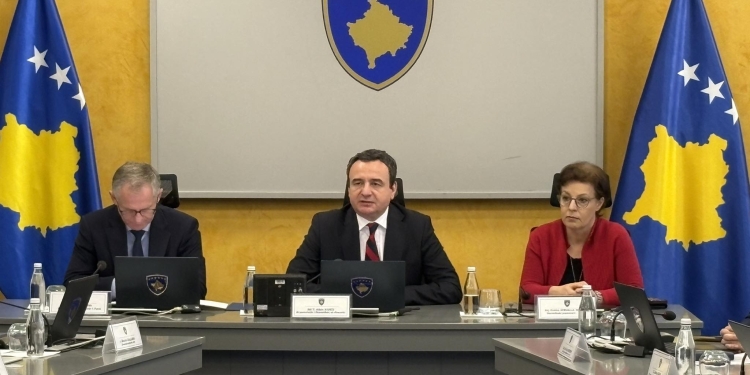 Kurti: Ushtrisë do t’ia ndajmë mbi 1 miliard euro, do të blejmë helikopterë Black Hawk