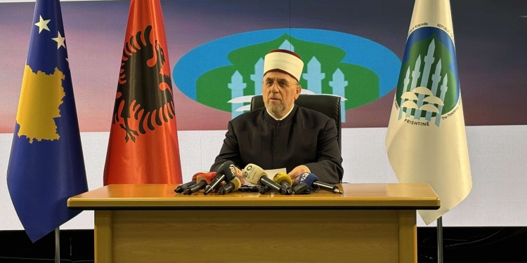Në prag të Bajramit, myftiu Tërnava sot do të mbajë konferencë për media