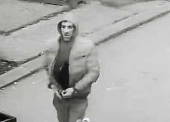 Lajmëroni policinë nëse shihni këtë person