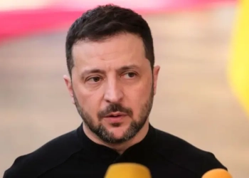 Zelensky mbërrin në Paris para samitit për Ukrainën