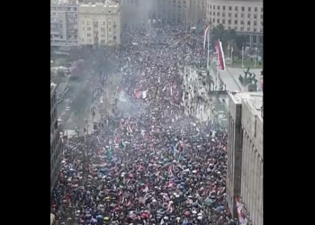 Protesta në Beograd, protestuesve kundër Vuçiqit s’u shihet fundi