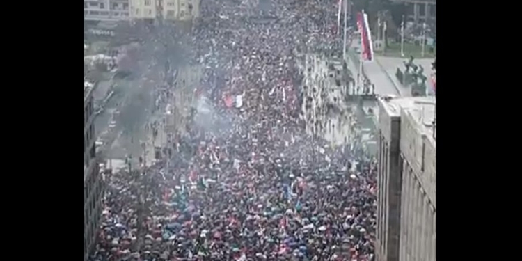 Protesta në Beograd, protestuesve kundër Vuçiqit s’u shihet fundi
