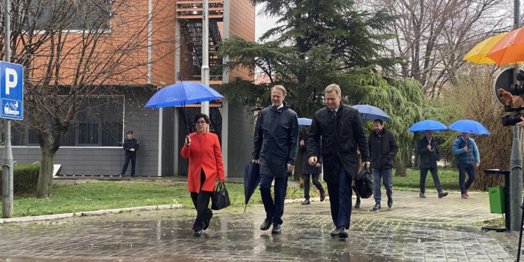 Kurti pret në takim Sorensenin, s’dihet nëse do të mbajnë konferencë për media