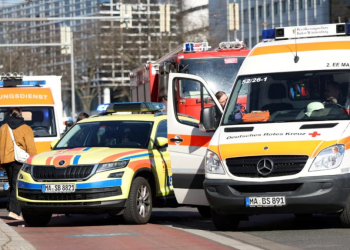 Një person i vdekur në Mannheim të Gjermanisë pas përplasjes së makinës në turmë