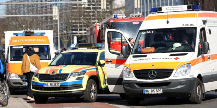 Një person i vdekur në Mannheim të Gjermanisë pas përplasjes së makinës në turmë