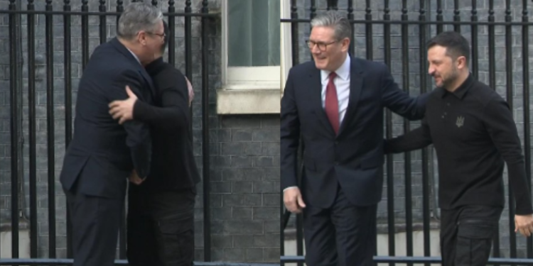 Pas tensioneve në Shtëpinë e Bardhë, Zelensky takon kryeministrin britanik – shkëmbejnë një përqafim të ngrohtë