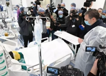 Vuçiq nxit reagime të ashpra në RMV – u fotografua në shok dhomë ku po trajtohen pacientë të lënduar rëndë në diskotekë