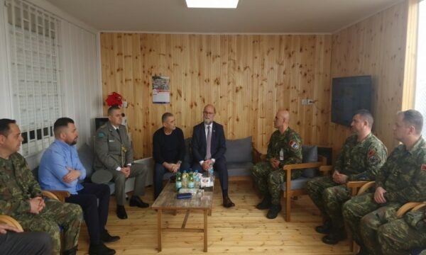 Ambasadori Malaj viziton Kontingjentin e FA-s me mision në Komandën e KFOR në Prishtinë