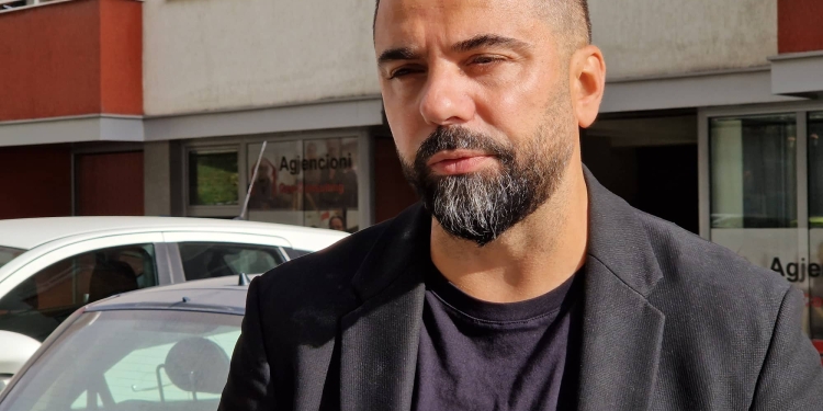 Behrami: Nuk besoj që Specialja lejon Thaçin në ceremoninë e varrimit të babait