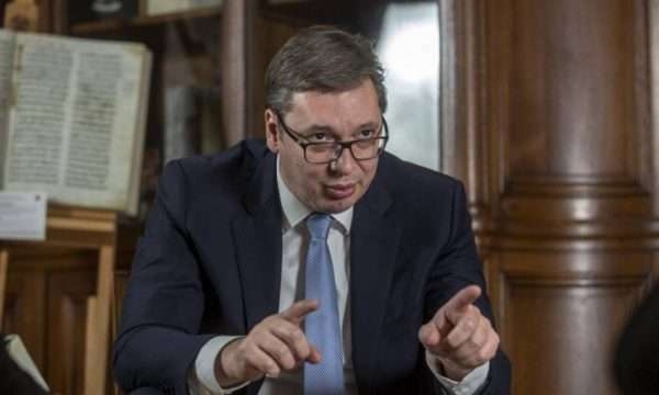 Vuçiq: Serbia është lodhur nga ata që e terrorizojnë, do t’iu përgjigjemi atyre që po e shkatërrojnë shtetin tonë