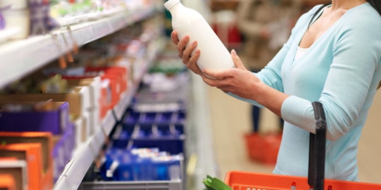 Paralajmërohet rritja e çmimit të qumështit nëse shtrenjtohet rryma