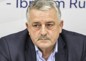 Pas përplasjeve në LDK, reagon Agim Veliu: Është për keqardhje të detyrojnë…