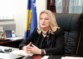 Edita Tahiri kritikon Vjosa Osmanin: Presidentja e paradokseve