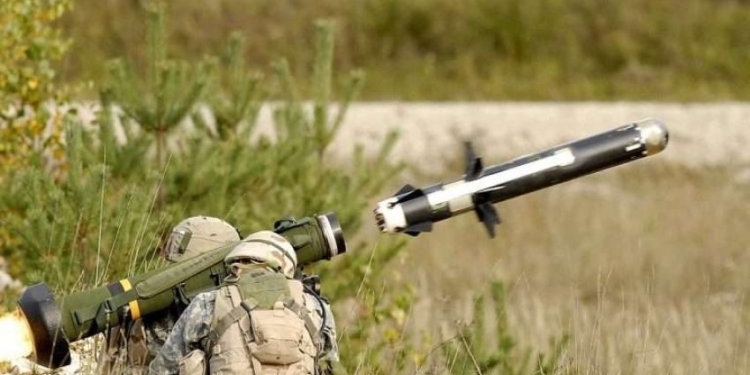 Kur do vijnë anti-tanket Javelin dhe helikopterët Black Hawk? / Flet zëvendësministri i Mbrojtës