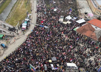 Mijëra qytetarë i mirëpresin studentët në Beograd në prag të protestës së madhe