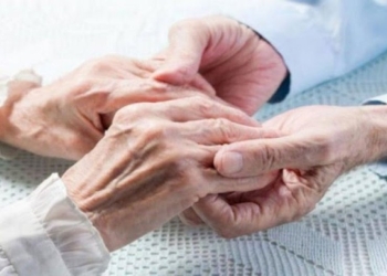 Gratë plaken më ngadalë se burrat