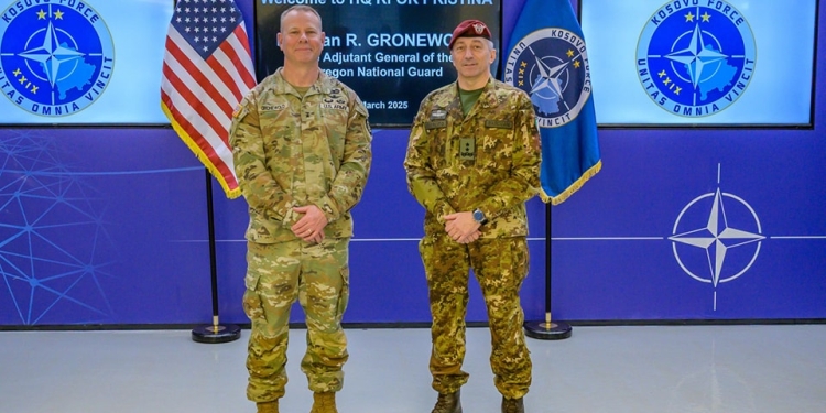 KFOR-i dhe Garda Kombëtare e Oregonit diskutojnë për sigurinë në Kosovë